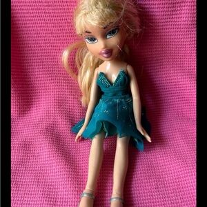Bratz 2001 Cloe doll Passion 4 fashion blue dress wedge shoes